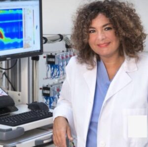 lucia d'Alba foto tagliata